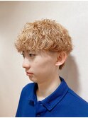 波パーマ×ブロンドカラー