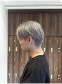 センターパートマッシュ×シルバーグレー