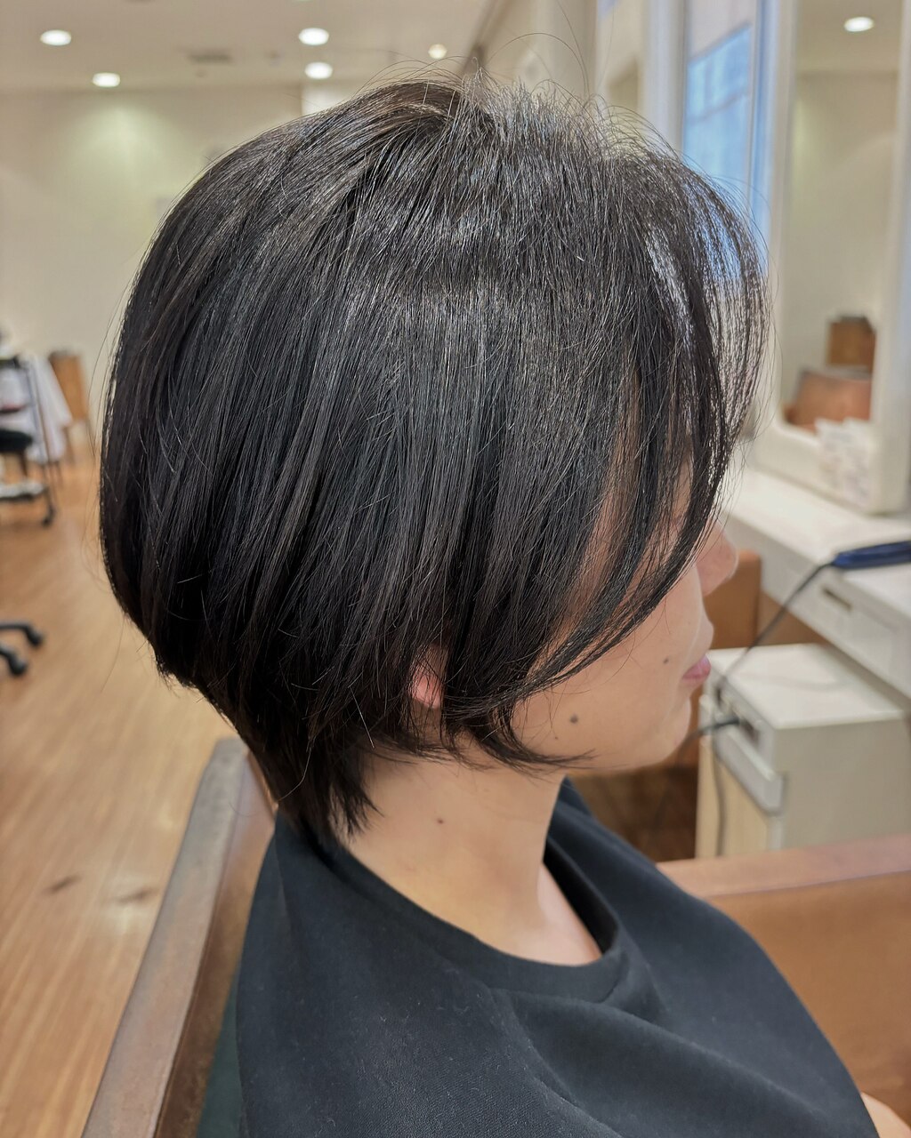 平日限定（再来OK）大人女性の似合わせカット＋艶カラー￥9.900