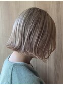 ハイトーンボブ外ハネボブ切りっぱなしボブダブルカラー