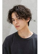 ラディックス(LADiX)&nbsp;スパイラルパーマセンター分けニュアンスパーマガイルヘア