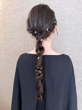 ビファインべクス(Befine becs) 【ヘアアレンジ】低めポニーテールアレンジ♪