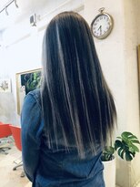 ボンビィヴァン(bon-vivant)&nbsp;イルミナカラーとシールエクステでハイライト風