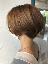 ルーツマーチン(ROOTSmartin)&nbsp;収まりの良いえり足のショートボブ