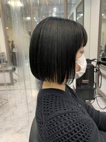 エスカーラ 表参道(THE ESCALA)&nbsp;ネイビーブルー×前下がりボブ【タビラマユミ】