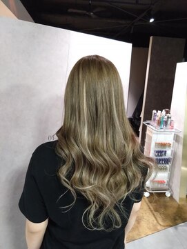 ニーナ ビューティーサロン(NINA Beauty Salon) アッシュベージュ