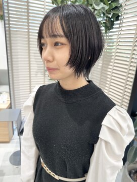 ステア ケース(stair case) 大人かわいい黒髪マッシュショートウルフ前髪あり