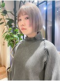ハイトーンでつくるレイヤーボブ　アッシュカラー