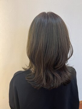 美容室 アクイール グラッセ(Accueillir grace) 外ハネくびれミディアムレイヤー