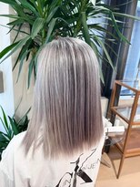 アウラ(AURA)&nbsp;バレイヤージュハイトーンカラーシルバーカラーベージュカラー