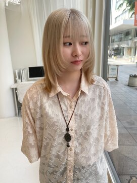 ハイブ 金沢(Hive) ブリーチハイトーンホワイトベージュブロンドレイヤーカット