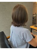 シナモンベージュ。