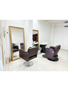 アットホームな雰囲気で居心地の良さ◎少人数制のプライベート空間で、あなたのお悩みをお聞かせください。