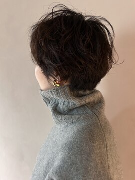 トランクイル(tranquil) 【丸みショート×無造作パーマ】