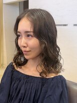 アメリ バイ アピッシュ(Amelie by apish)&nbsp;コテ巻き風パーマ韓国風パーマミディアムパーマ前髪パーマ