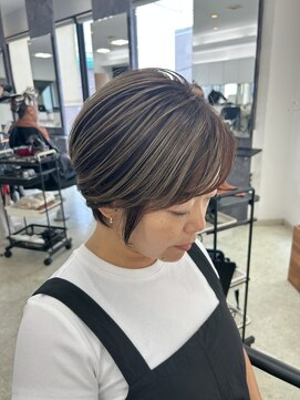 ジーツー(G2) アンブレラカラー＆ショートボブ