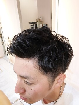 ソーホー 八日市店(SOHO) 【７：３分け×スパイラルパーマ　刈り上げ+２ブロック】