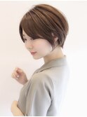 マロンベージュ　ヘーゼルベージュ　前髪なしショート
