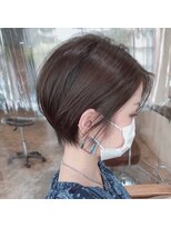 大人可愛い20代30代40代小顔ワンサイドショートボブ丸み前下がり