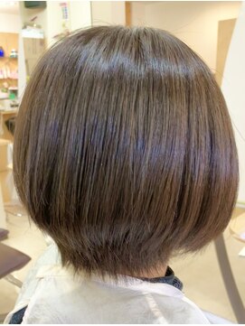 カットハウス はさみの部屋 大人前下がりショート