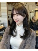 黒髪 グレーベージュ レイヤーロング 前髪パーマ 外はねミディ