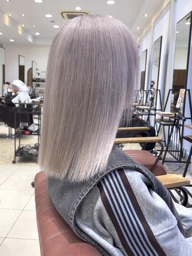 クアトログランシュ ひたちなか店(QUATRO×GranCieux) ホワイトパール【ひたちなか/ブリーチ/カラー】