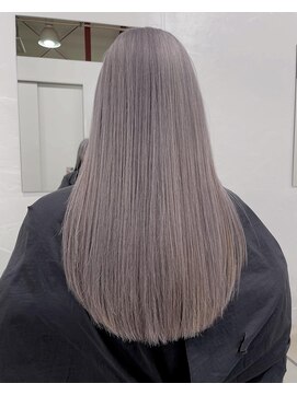 ブリックマウントヘアメイク(Blic mt hair make) グレーシルバーカラー