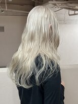 イル(iru)&nbsp;ホワイトベージュ ブロンドカラー