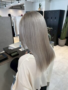 メリー オオサカ(Merly Osaka) white gray