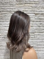 ビスイル 秋葉原店(Vis ill)&nbsp;インナーカラーグレージュシルバー顔まわりレイヤー