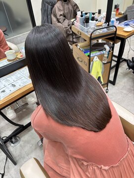 イメチェン/ホワイトブロンド/外ハネボブ/美髪/茅ヶ崎