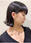 外ハネ耳かけボブ/黒髪大人ヘア/モードクール/ぱっつん/前髪あり