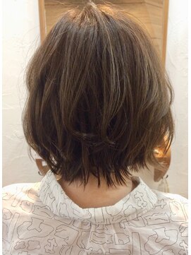 スーリール 箱崎店(Sourire) ミルクティーショートボブ