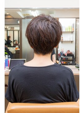 ヘアージャンティ(HAIR GENTIL) ショート　【 ソフト刈り上げ × 耳掛け × 丸みショート 】