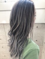 アオ(AO)&nbsp;外国人風バレイヤージュ