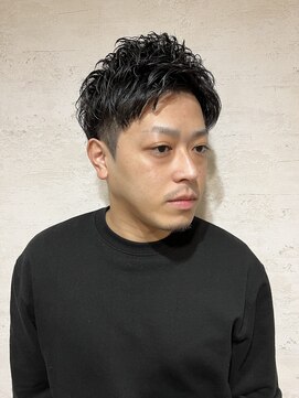 フリーク バーバーショップ 都島店(FREAK BARBER SHOP) ３０代におすすめしたいナチュラルピンパーマ束感ショート