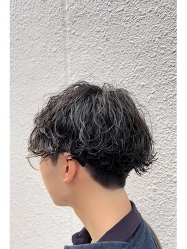 アカ(ACA) メンズマッシュパーマ波巻きツイストスパイラルパーマ札幌大通