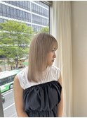 ホワイトベージュ/山下花