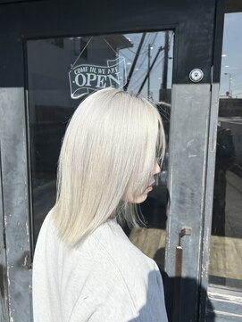 アンサー(answer) 【驚きの白さ】ホワイトカラー×ボブスタイル