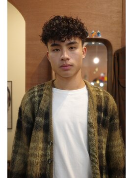 エディ(Edy) メンズスペインカールメンズパーマ刈り上げ外国人風眉毛カット