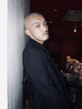メリケンバーバーショップ トーキョー(MERICAN BARBERSHOP TYO) メンズカットバーバースタイルスパイキーショートフェードボウズ