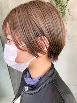 テトヘアー(teto hair) ショートボブ、前下がり、丸みショート、ミルクティベージュ