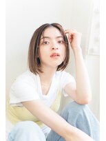 センターパートAラインボブ