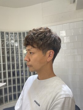 メリケンバーバーショップ フクオカ(MERICAN BARBERSHOP FUK) かき上げヘアショートレイアーくせ毛風パーマコンマヘアS78