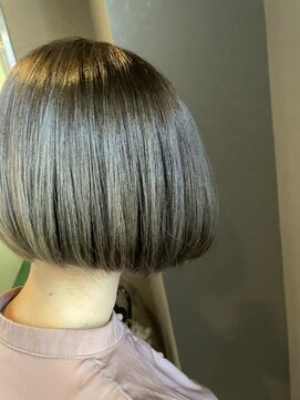 ライズ バイ レボ(RISE by REVO) 大人可愛いココアベージュグレージュカラーボブウルフ黒髪我孫子