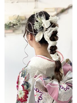 ヘアセットサロンエッジ(Edge) 成人式ポニーテールアレンジ