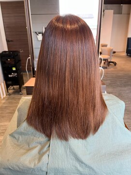 クレヨン ケース(Crayon case) うねり毛をストレートへブラウンサラツヤ髪まとまりくびれヘア