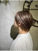 ピンクベージュ