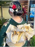 成人式ヘアセット　タイトお団子　お花アレンジ　黒髪　着物
