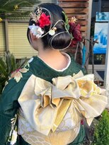 ナカオコアフュール(NAKAO COIFFURE)&nbsp;成人式ヘアセット　タイトお団子　お花アレンジ　黒髪　着物